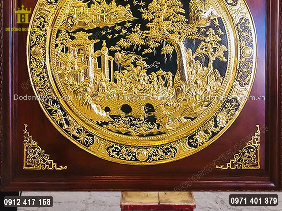 Từng họa tiết hoa văn được chạm th&uacute;c tinh tế v&agrave; tỉ mỉ